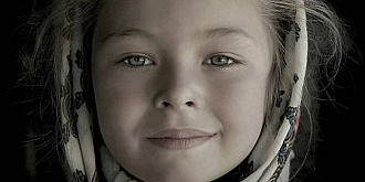 portretul unei fetite din maramures cea mai premiata fotografie din lume este un record mondial