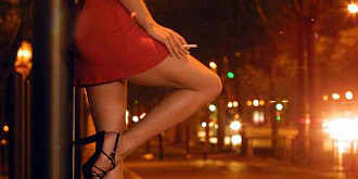 sefa sindicatului prostituatelor din amsterdam o romanca de 27 de ani viata in cartierul rosu in pandemie