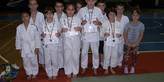 patru medalii pentru micutii judoka ploiesteni