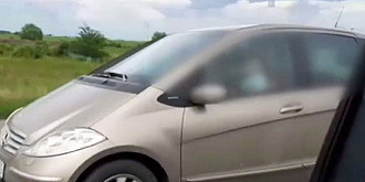 la volan pe a1 cu copilul in brate soferul deranjat ca i s-a atras atentia