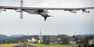 avionul solar impulse 2 a inceput primul tur al lumii fara carburant
