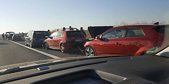 patru accidente pe autostrada soarelui in care au fost implicate 12 masini traficul este ingreunat