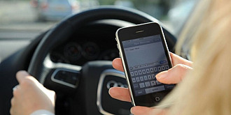 propunere suspendarea permisul auto timp de un an pentru utilizarea mobilului la volan