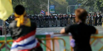 romanii sfatuiti sa evite concediile in thailanda