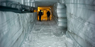 un tunel de gheata inedit construit in islanda