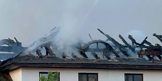 video incendiu puternic la manastirea turnu a ars casa parohiala