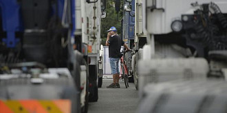 cum se apara spaniolii de preturile la carburanti camionagii intra in greva amenintand aprovizionarea cu alimente