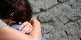 cosmar pentru o fata de 18 ani din prahova invitata la o petrecere a fost violata de 9 barbati