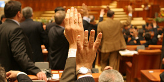 camera deputatilor a adoptat amendamentul privind cresterea salariilor bugetarilor