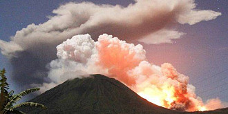 indonezia 6000 de persoane evacuate dupa eruptia unui vulcan